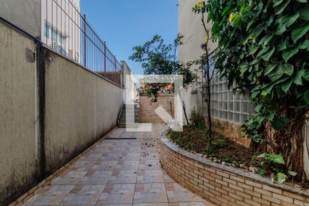 Casa à venda com 350m², 3 quartos e 2 vagas Casa à venda com 350m², 3 quartos e 2 vagasÁrea Externa