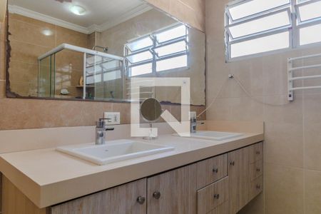 Casa à venda com 350m², 3 quartos e 2 vagas Casa à venda com 350m², 3 quartos e 2 vagasBanheiro da Suíte