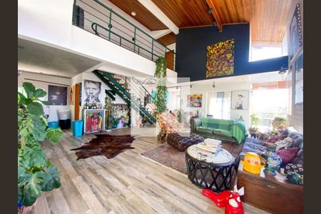 Casa à venda com 3 quartos, 350m² em Vila Romana, São Paulo