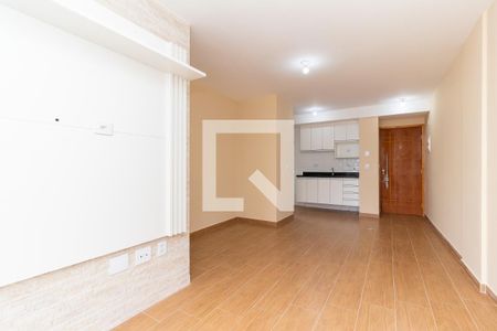 Sala de apartamento para alugar com 3 quartos, 70m² em Vila Carmosina, São Paulo