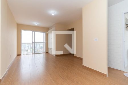 Sala de apartamento para alugar com 3 quartos, 70m² em Vila Carmosina, São Paulo