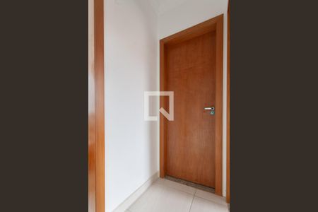 Casa à venda com 78m², 2 quartos e 1 vaga Casa à venda com 78m², 2 quartos e 1 vagaCorredor