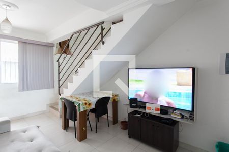 Sala de casa à venda com 2 quartos, 78m² em Santa Mônica, Belo Horizonte