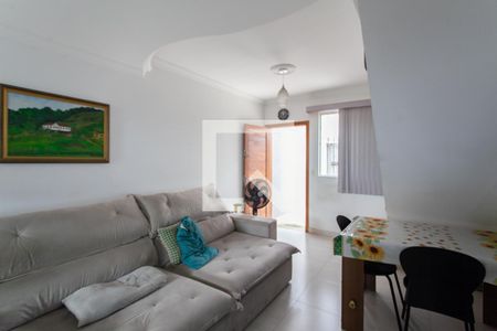 Sala de casa à venda com 2 quartos, 78m² em Santa Mônica, Belo Horizonte