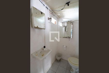 Casa à venda com 300m², 2 quartos e 2 vagasBanheiro de serviço