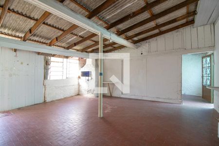 Casa à venda com 300m², 2 quartos e 2 vagasÁrea de Serviço