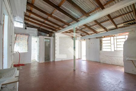 Casa à venda com 300m², 2 quartos e 2 vagasÁrea de Serviço