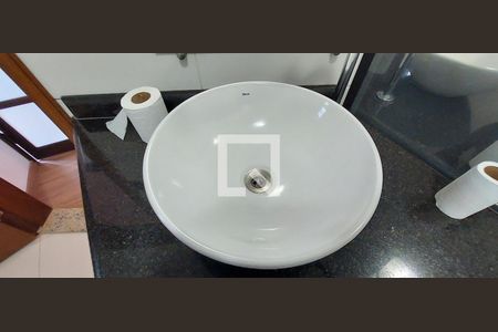 Casa à venda com 292m², 3 quartos e 5 vagasBanheiro Quarto 1 suíte