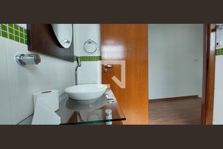 Casa à venda com 292m², 3 quartos e 5 vagasBanheiro 2