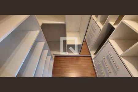 Closet de casa à venda com 3 quartos, 292m² em Jardim Las Vegas, Santo André