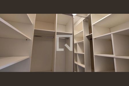 Closet de casa à venda com 3 quartos, 292m² em Jardim Las Vegas, Santo André