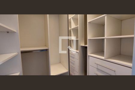 Casa à venda com 292m², 3 quartos e 5 vagasCloset