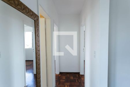 Corredor de apartamento para alugar com 2 quartos, 52m² em Vila Londrina, São Paulo