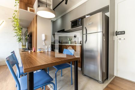 Cozinha de apartamento para alugar com 1 quarto, 33m² em República, São Paulo