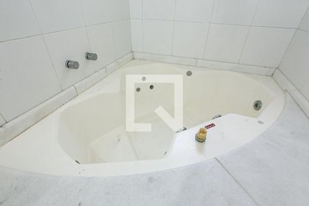 Casa à venda com 270m², 3 quartos e 2 vagasBanheiro da Suíte - Banheira