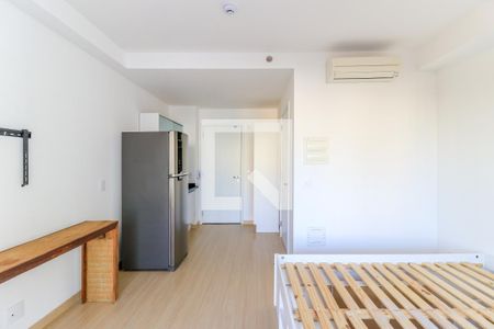 Sala/Quarto de kitnet/studio à venda com 1 quarto, 27m² em Santo Amaro, São Paulo