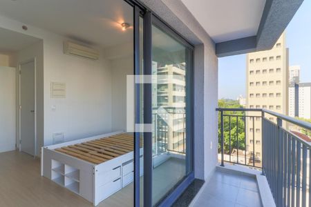 Varanda de kitnet/studio à venda com 1 quarto, 27m² em Santo Amaro, São Paulo