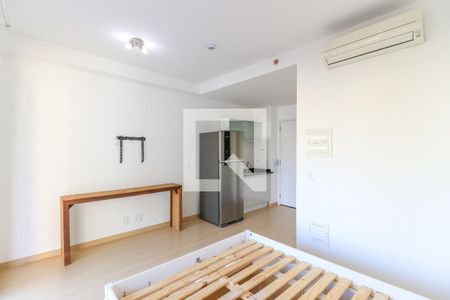 Sala/Quarto de kitnet/studio à venda com 1 quarto, 27m² em Santo Amaro, São Paulo