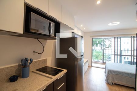 Cozinha de kitnet/studio para alugar com 1 quarto, 26m² em Campo Belo, São Paulo