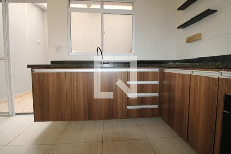 Casa de condomínio para alugar com 70m², 2 quartos e 2 vagasCozinha