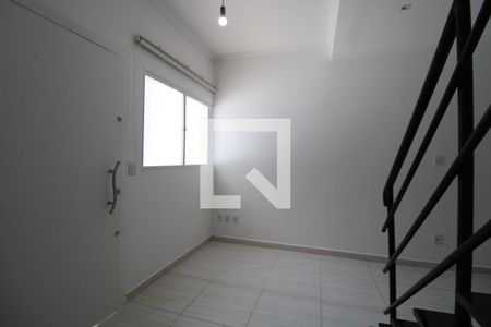 Sala de casa de condomínio para alugar com 2 quartos, 70m² em Parque Rural Fazenda Santa Cândida, Campinas
