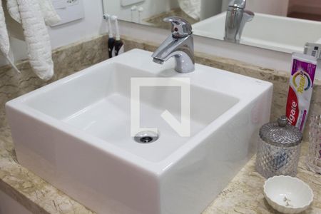 Apartamento à venda com 74m², 3 quartos e 2 vagasBanheiro da Suíte