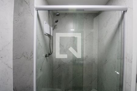 Banheiro de kitnet/studio para alugar com 1 quarto, 26m² em Jardim Independência (são Paulo), São Paulo