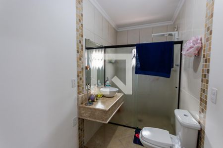 Casa à venda com 196m², 2 quartos e 6 vagas Casa à venda com 196m², 2 quartos e 6 vagasBanheiro da Suíte