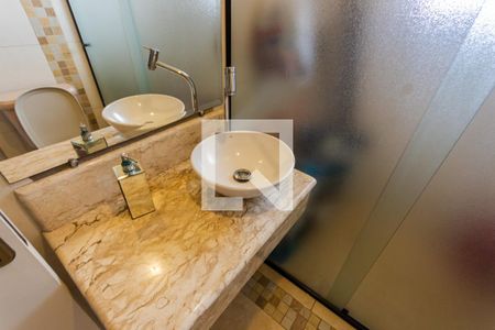 Casa à venda com 196m², 2 quartos e 6 vagas Casa à venda com 196m², 2 quartos e 6 vagasBanheiro-Pia