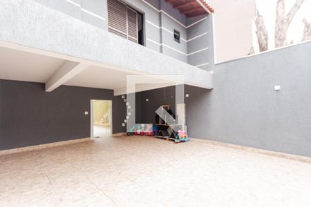 Casa à venda com 196m², 2 quartos e 6 vagas Casa à venda com 196m², 2 quartos e 6 vagasGaragem