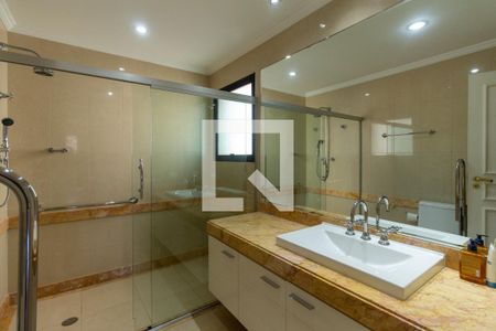 Apartamento à venda com 176m², 3 quartos e 3 vagasBanheiro do quarto 1