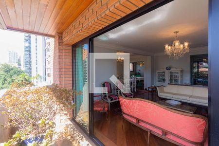 Apartamento à venda com 176m², 3 quartos e 3 vagasVaranda