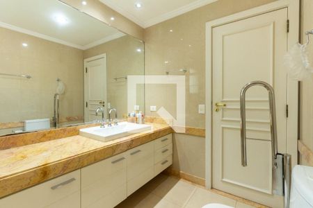 Apartamento à venda com 176m², 3 quartos e 3 vagasBanheiro do quarto 1