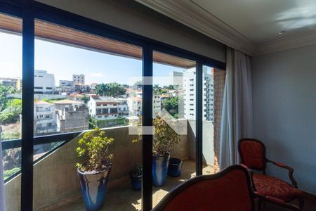 Apartamento à venda com 176m², 3 quartos e 3 vagasVaranda