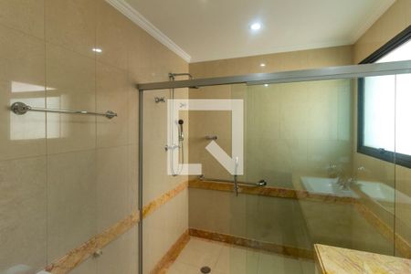 Apartamento à venda com 176m², 3 quartos e 3 vagasBanheiro do quarto 1