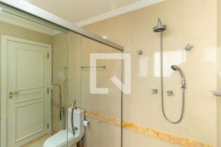 Apartamento à venda com 176m², 3 quartos e 3 vagasBanheiro do quarto 1