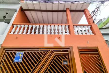 Casa para alugar com 125m², 2 quartos e 2 vagas Casa para alugar com 125m², 2 quartos e 2 vagasFachada