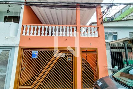 Casa para alugar com 125m², 2 quartos e 2 vagas Casa para alugar com 125m², 2 quartos e 2 vagasFachada