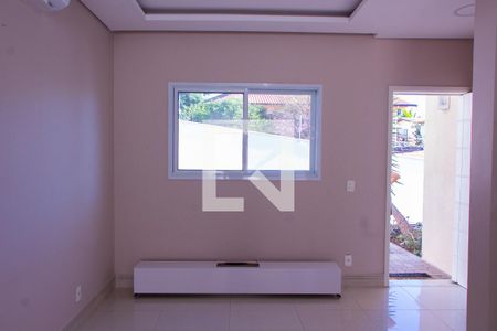 SALA de casa de condomínio à venda com 3 quartos, 138m² em Parque São Quirino, Campinas