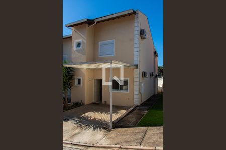 Casa de condomínio à venda com 138m², 3 quartos e 1 vaga Casa de condomínio à venda com 138m², 3 quartos e 1 vagaFACHADA