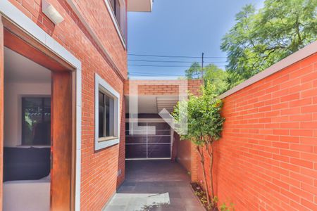 Casa à venda com 261m², 5 quartos e 5 vagas Casa à venda com 261m², 5 quartos e 5 vagasQuintal / Lavanderia