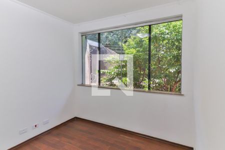 Casa à venda com 261m², 5 quartos e 5 vagas Casa à venda com 261m², 5 quartos e 5 vagasQuarto 03