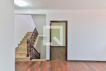 Casa à venda com 261m², 5 quartos e 5 vagas Casa à venda com 261m², 5 quartos e 5 vagasSala TV / Quartos