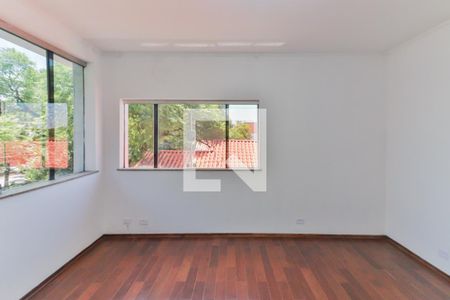 Casa à venda com 261m², 5 quartos e 5 vagas Casa à venda com 261m², 5 quartos e 5 vagasSala TV / Quartos