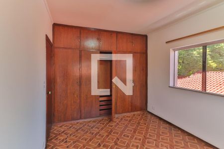 Casa à venda com 261m², 5 quartos e 5 vagas Casa à venda com 261m², 5 quartos e 5 vagasQuarto 05