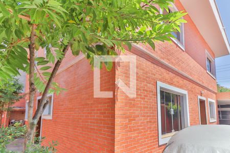 Casa à venda com 261m², 5 quartos e 5 vagas Casa à venda com 261m², 5 quartos e 5 vagasFachada Casa