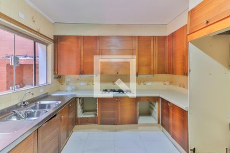 Casa à venda com 261m², 5 quartos e 5 vagas Casa à venda com 261m², 5 quartos e 5 vagasCozinha