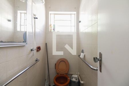 Casa à venda com 200m², 4 quartos e 2 vagasÁrea de Serviço - Banheiro de Serviço 