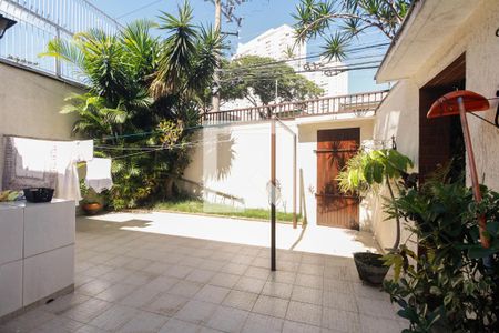 Casa à venda com 200m², 4 quartos e 2 vagasQuintal 