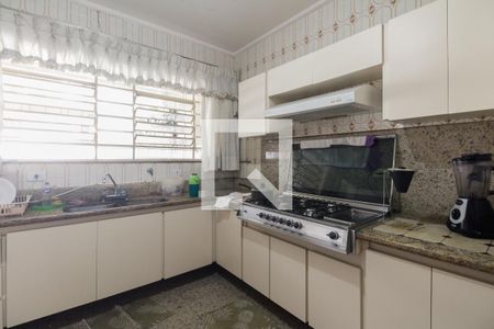 Casa à venda com 200m², 4 quartos e 2 vagasCozinha 